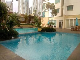 Modern Look 2Br Apartment At Springhill Terrace Residence