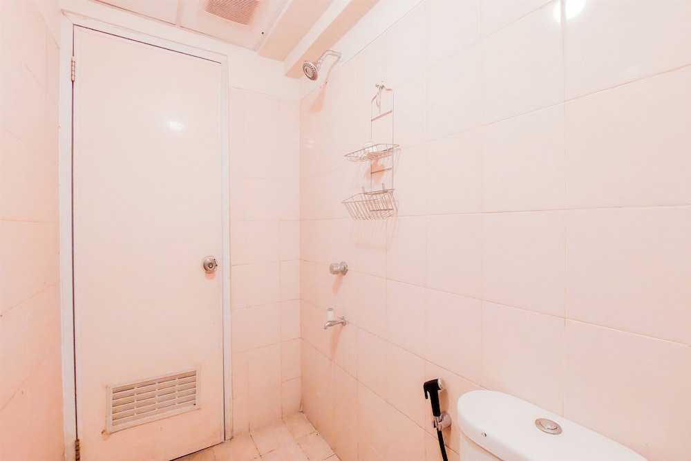 Modern Look 2Br At Serpong Greenview Apartment