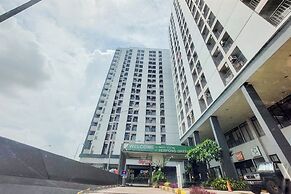 Modern Look 2Br At Serpong Greenview Apartment