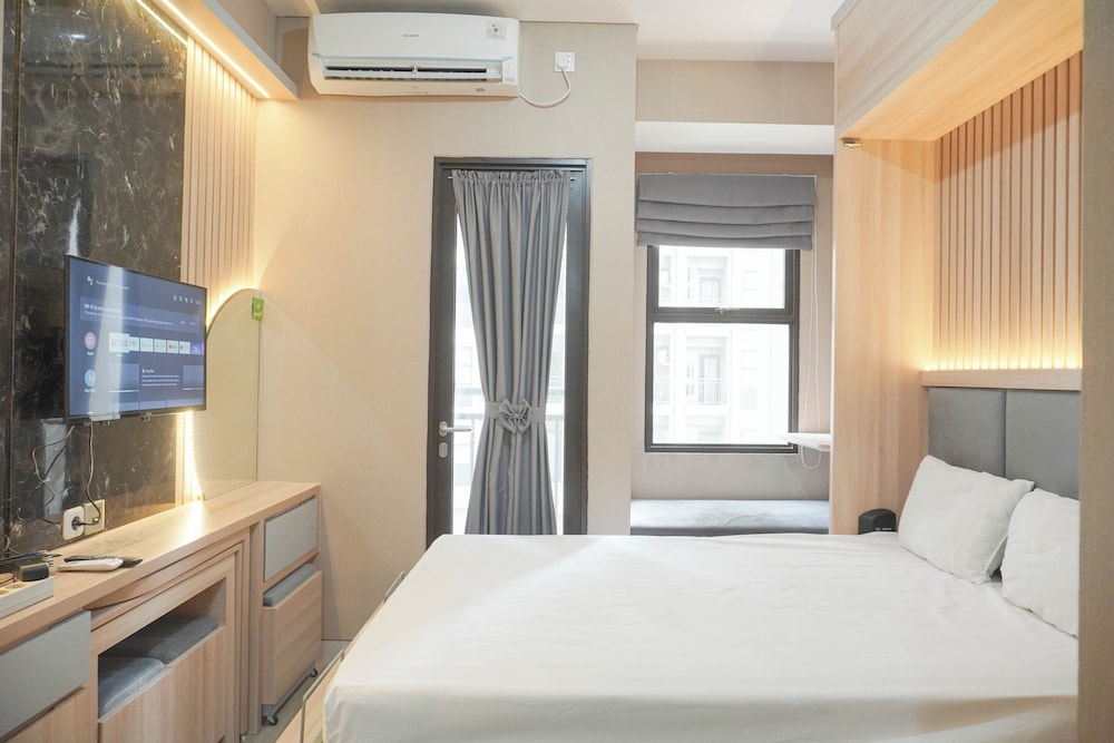 Fancy And Nice Studio At Transpark Cibubur Apartment