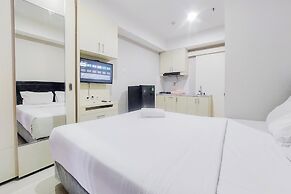Comfy And Modern Studio Room The Ayoma Apartment
