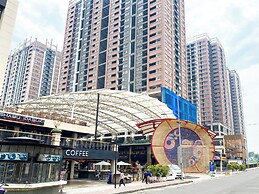 Restful And Modern Look 2Br At Meikarta Apartment