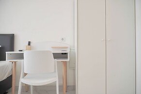 Nice And Cozy Studio At Sky House Bsd Apartment