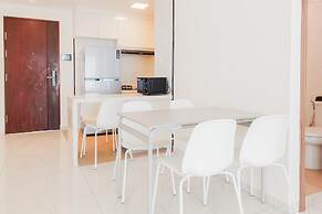 Spacious And Cozy 3Br Sky House Bsd Apartment