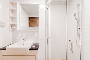 Spacious And Cozy 3Br Sky House Bsd Apartment