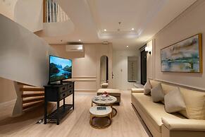 Louis Mo Apartment