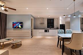 Louis Mo Apartment