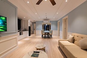 Louis Mo Apartment