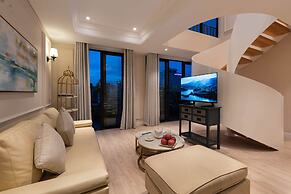 Louis Mo Apartment