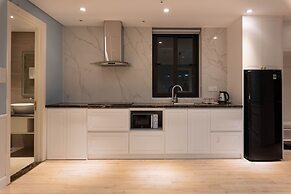 Louis Mo Apartment