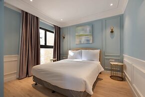 Louis Mo Apartment