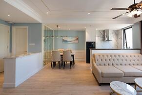 Louis Mo Apartment
