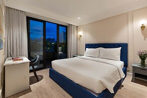 Louis Mo Apartment