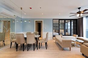 Louis Mo Apartment