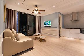 Louis Mo Apartment