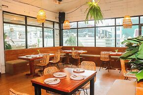 Connector Hostel