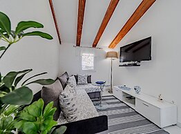 Stone House Blaca