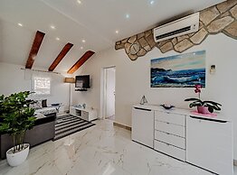 Stone House Blaca