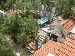 Stone House Blaca
