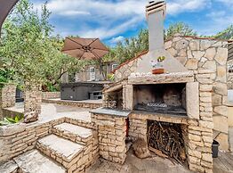 Stone House Blaca