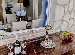 Stone House Blaca