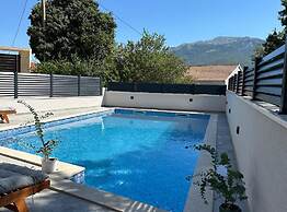 Apartment Ivan With Pool
