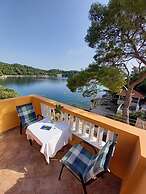 Apartments Vinko Mljet