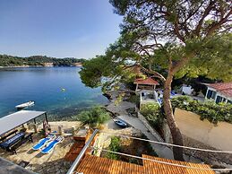 Apartments Vinko Mljet