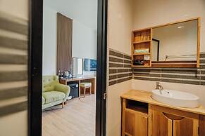You Suite Seminyak
