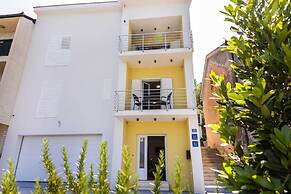 Apartments Ema