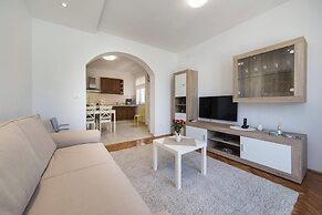 Apartments Ema