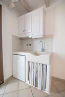 Nikos Apartments & Studios