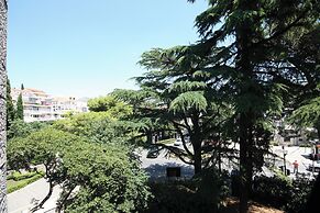 Apartment Goge