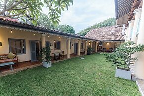 The Dutch Bungalow