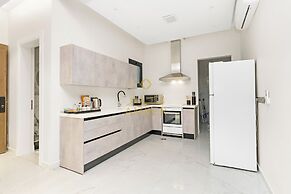 Amber Hospitality Al Qirawan