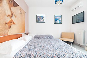 Lia Rooms 2