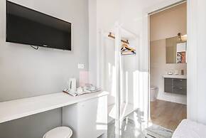Lia Rooms 2