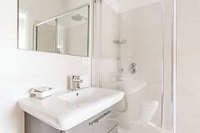 Lia Rooms 2