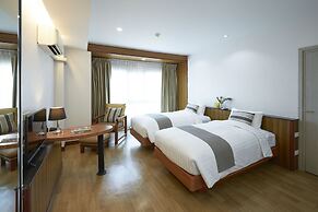 Cozy Don Mueang Hotel
