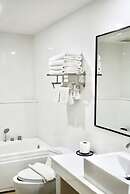 Cozy Don Mueang Hotel