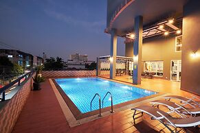 Cozy Don Mueang Hotel