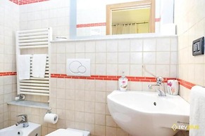 Lia Rooms 3