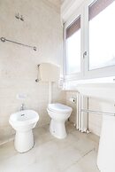Lia Rooms 4