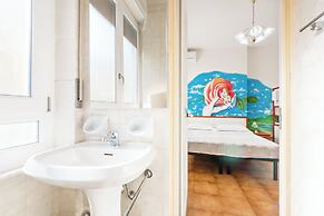Lia Rooms 4