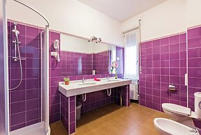 Lia Rooms 4