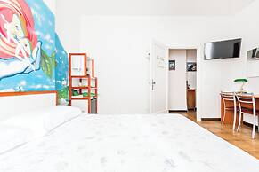 Lia Rooms 4