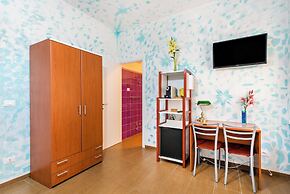 Lia Rooms 4