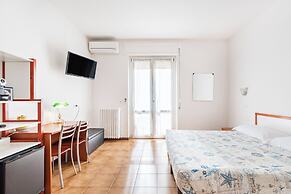 Lia Rooms 4