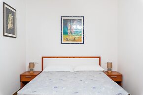 Lia Rooms 4