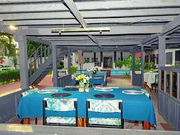 Two Coconut Lodge
